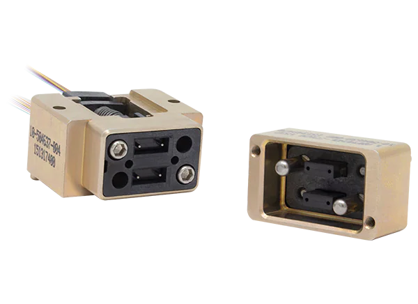Amphenol Aerospace VITA 66mt模块/背板连接器的介绍、特性、及应用
