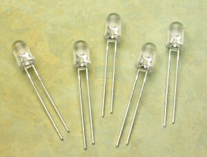 安华高推出高亮度蓝光和绿光5mm直插型LED灯