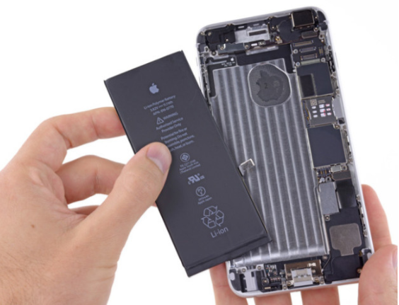 iPhone换电池服务被无限延长 平均等待时间是3到4.5个星期（图一）-IC交易网