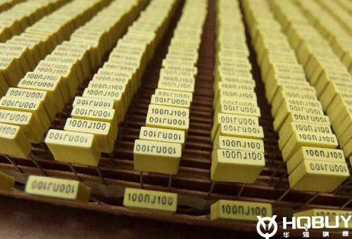 校正电容与其它电容器的区别如何？使用时注意事项有哪些？