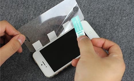 不知道手机膜怎么贴好？跟着步骤方法来