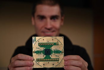 英特尔公布首款低温量子计算控制芯片Horse Ridge的详细信息